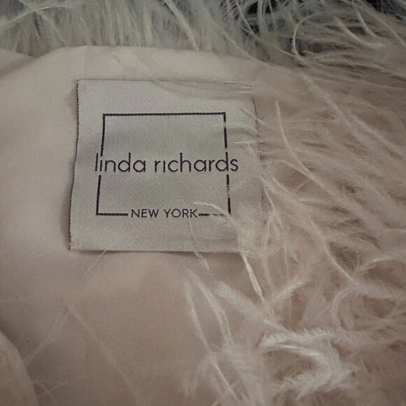 Linda Richards Ostrich feather shoulder shrug - Picture 1 of 6